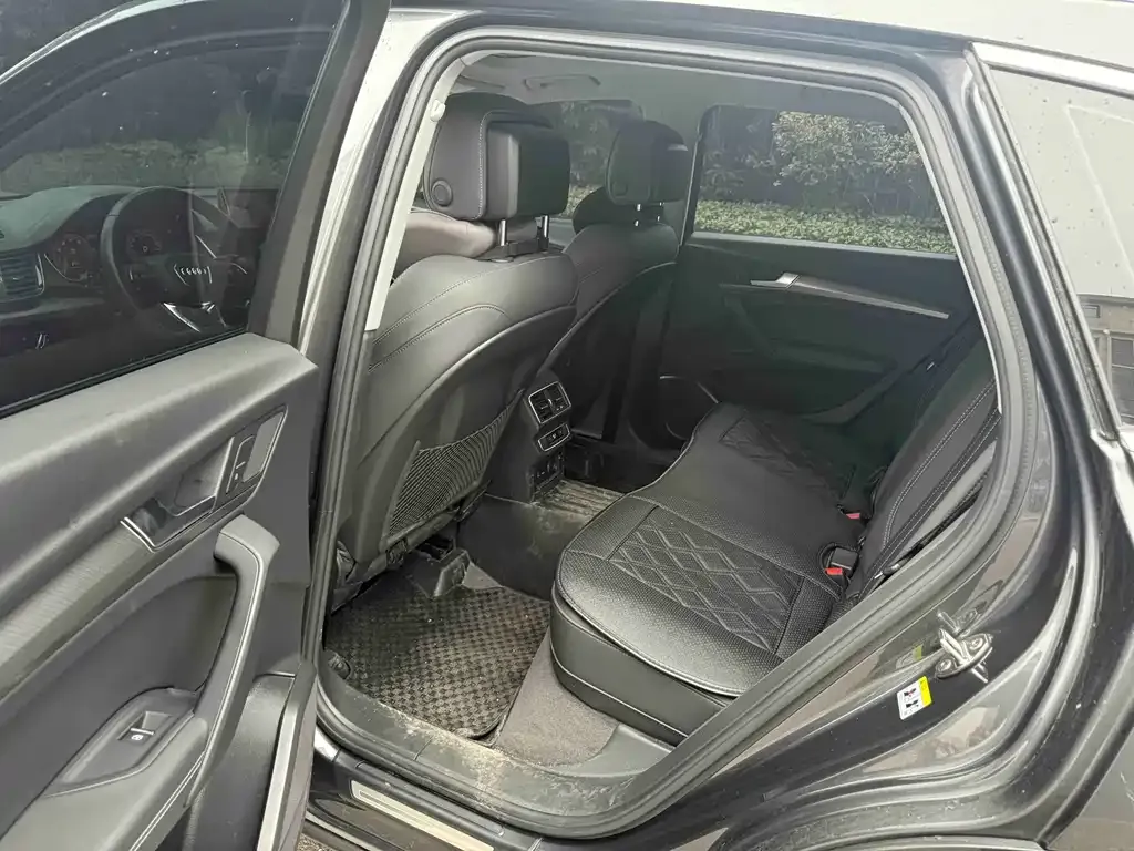 Audi Q5L 2022 из CN, фото 4