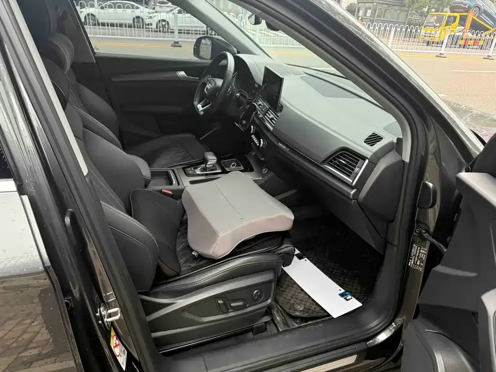 Audi Q5L 2022 из CN, фото 9