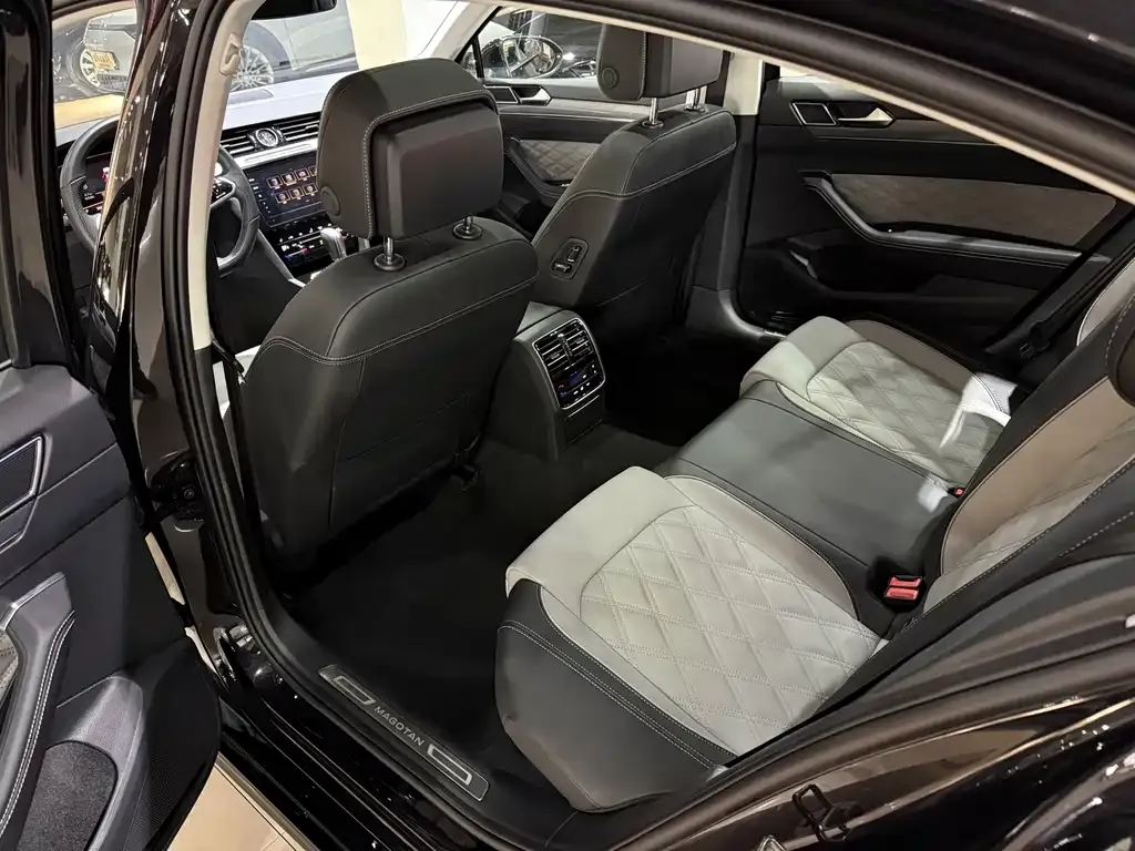 Volkswagen Magotan 2025 из CN, фото 4