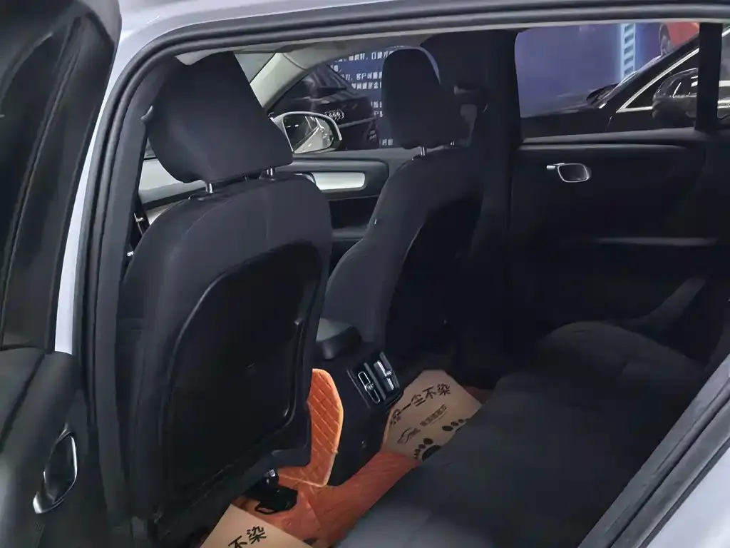 Volvo XC40 2021 из CN, фото 9