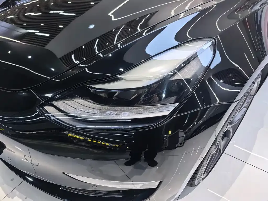 Tesla Model 3 — фото 10