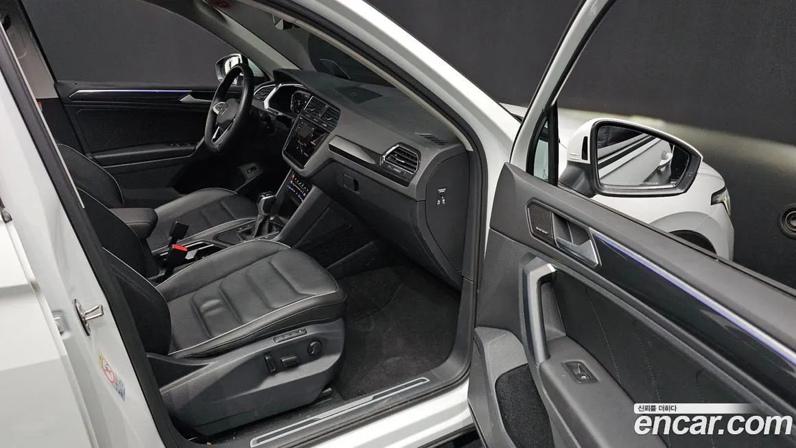 Volkswagen Tiguan — фото 10