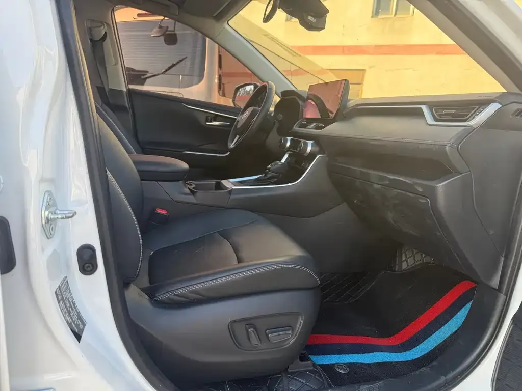 Toyota RAV4 2024 из CN, фото 8