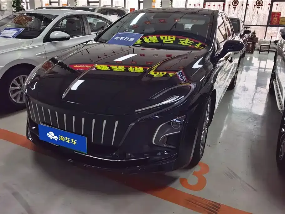 Hongqi E-QM5 — фото 1
