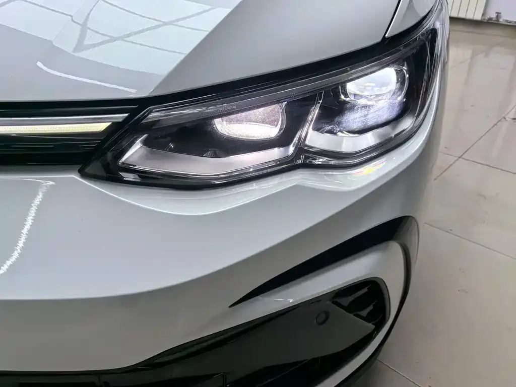 Volkswagen Golf 2022 из CN, фото 4