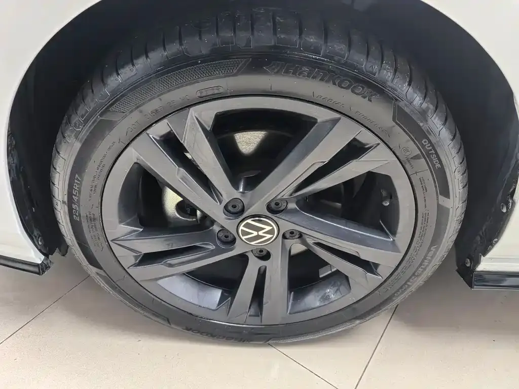 Volkswagen Golf 2022 из CN, фото 2
