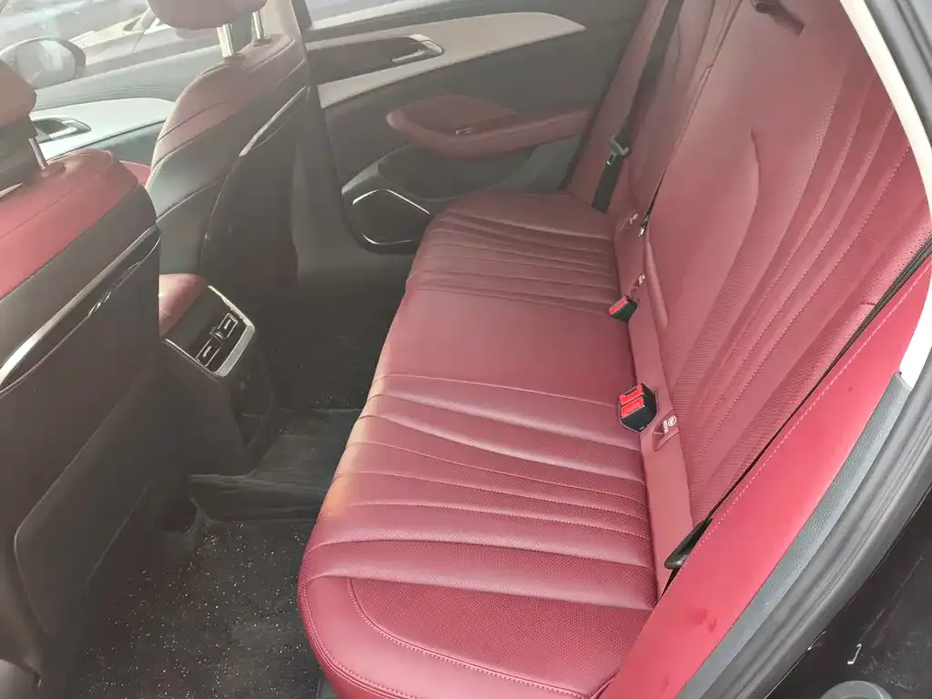 Hongqi H5 2025 из CN, фото 2