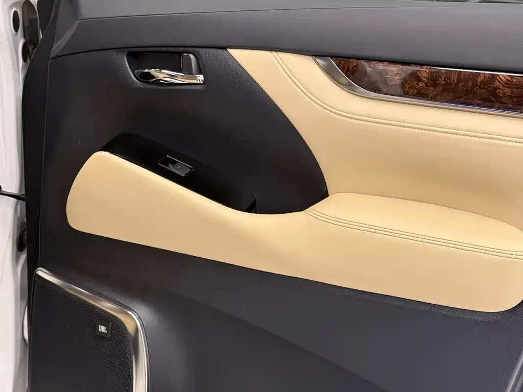 Toyota Alphard 2023 из CN, фото 3