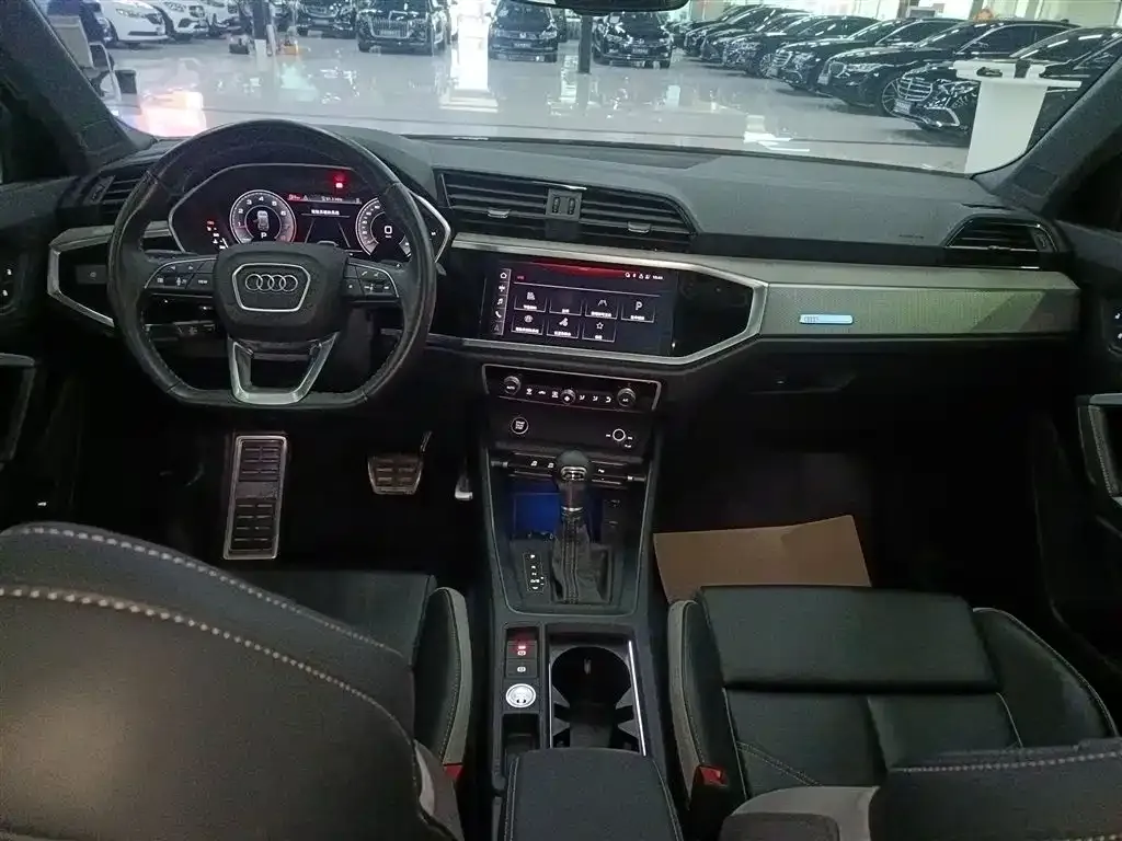 Audi Q3 — фото 3