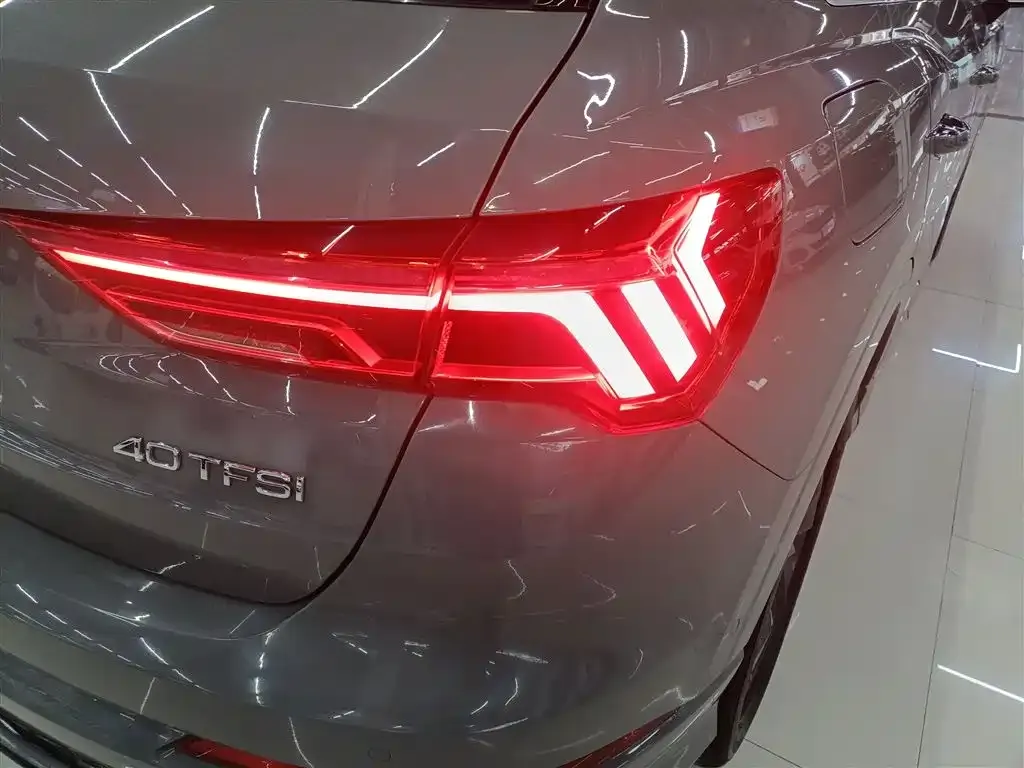 Audi Q3 — фото 10