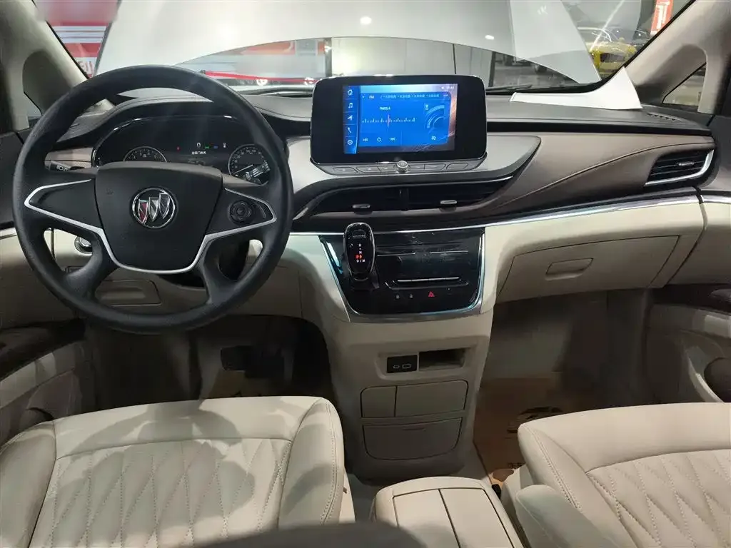 Buick GL8 2023 из CN, фото 3