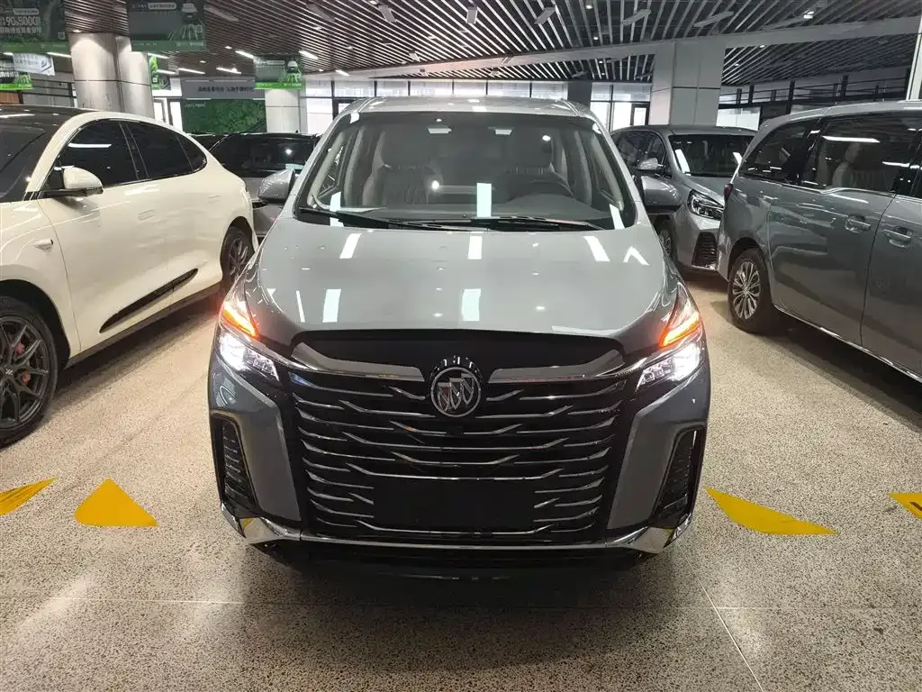 Buick GL8 2023 из CN, фото 10