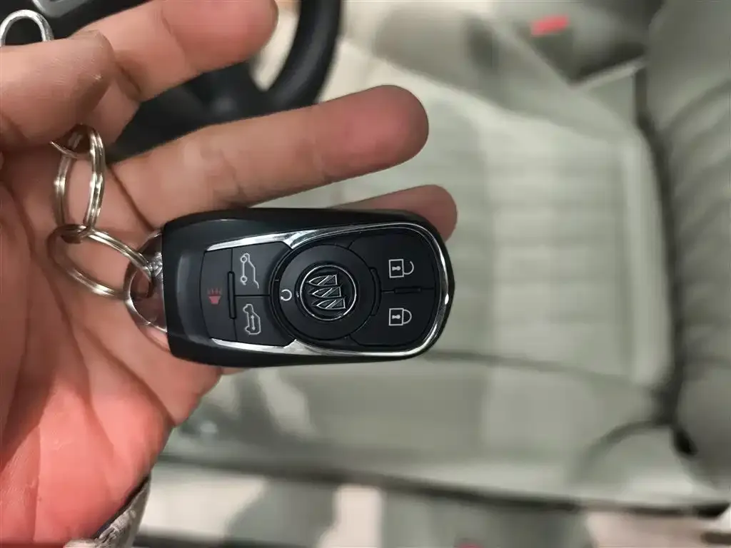 Buick GL8 2023 из CN, фото 2