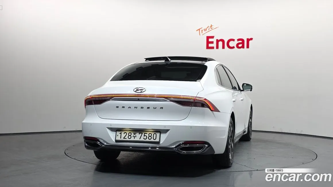Hyundai Grandeur 2022 из KR, фото 2