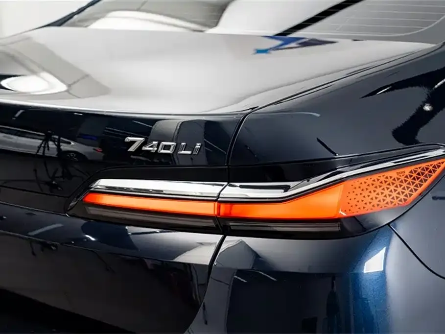 BMW 7 Series 2024 из CN, фото 10