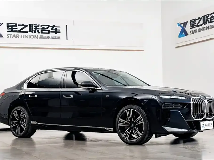 BMW 7 Series 2024 из CN, фото 3