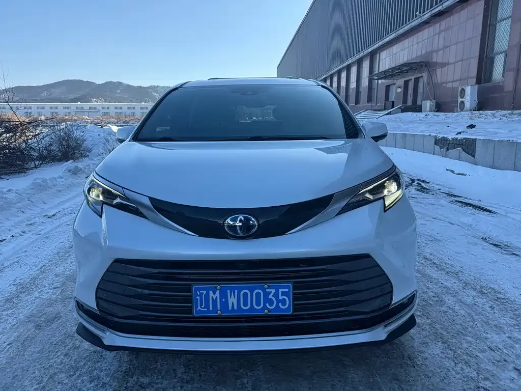 Toyota Sienna 2022 из CN, фото 5
