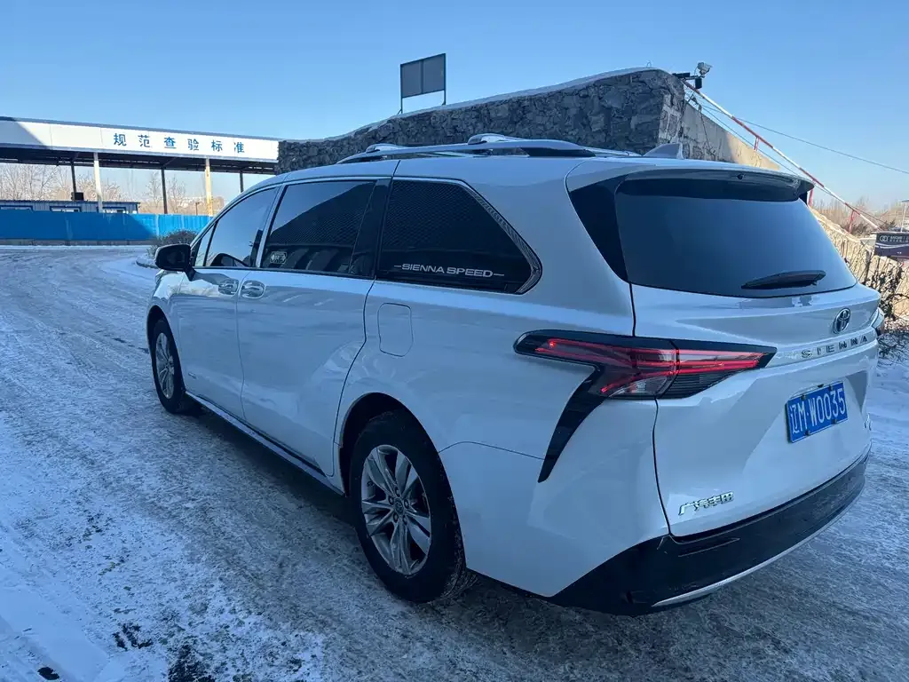 Toyota Sienna 2022 из CN, фото 9