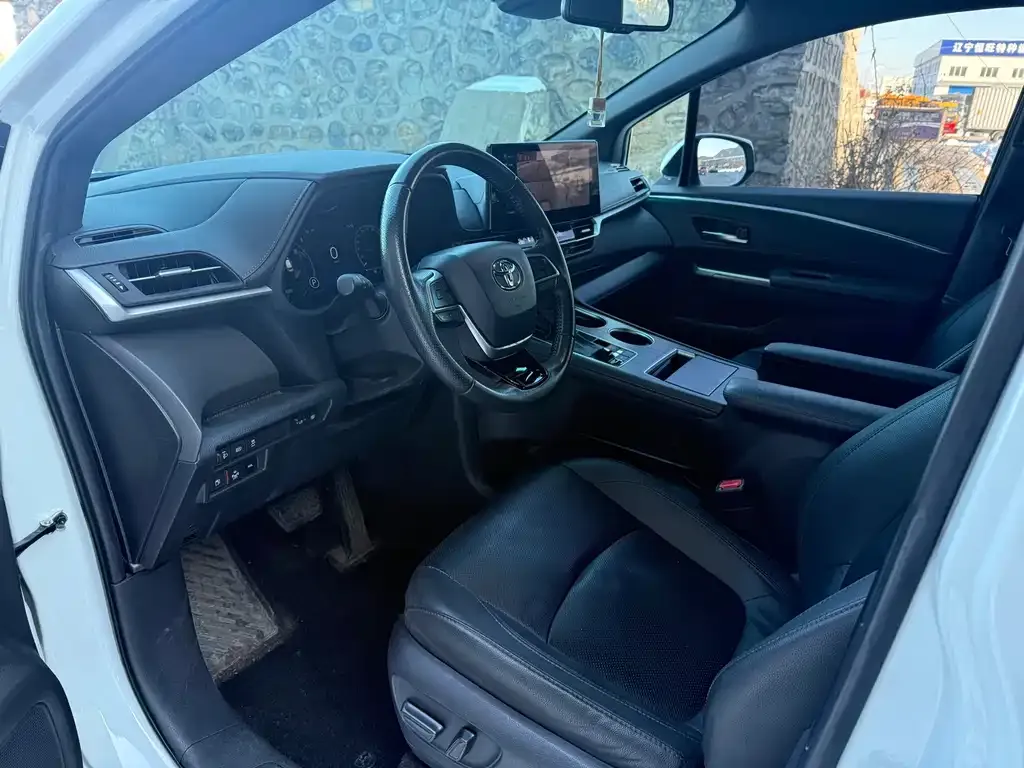 Toyota Sienna 2022 из CN, фото 3