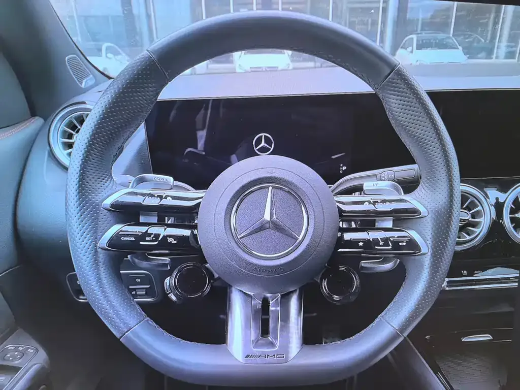 Mercedes-Benz GLA AMG — фото 2