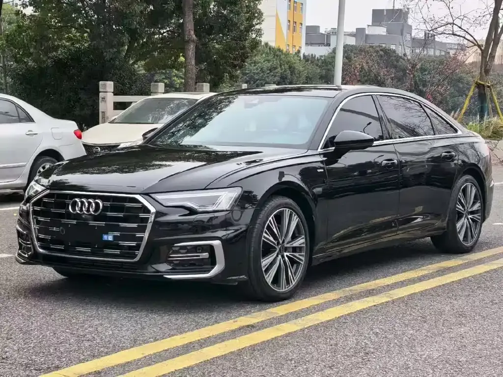 Audi A6L — фото 1