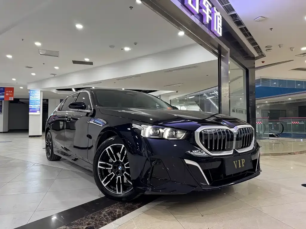 BMW 5 Series — фото 2
