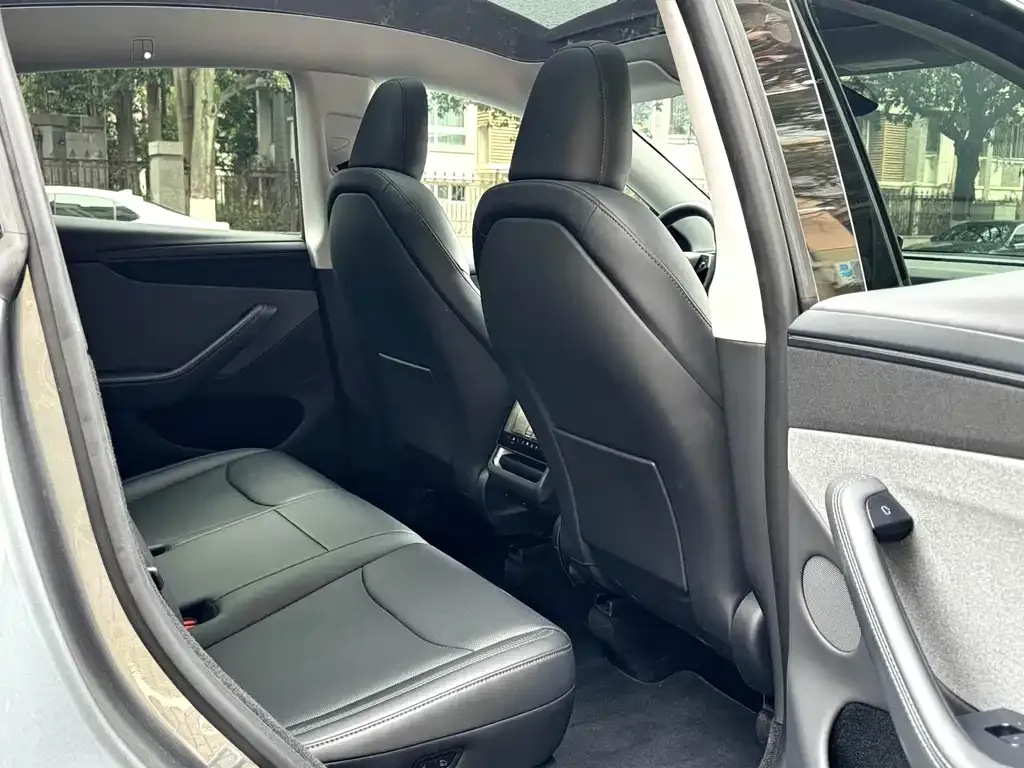 Tesla Model Y 2025 из CN, фото 9