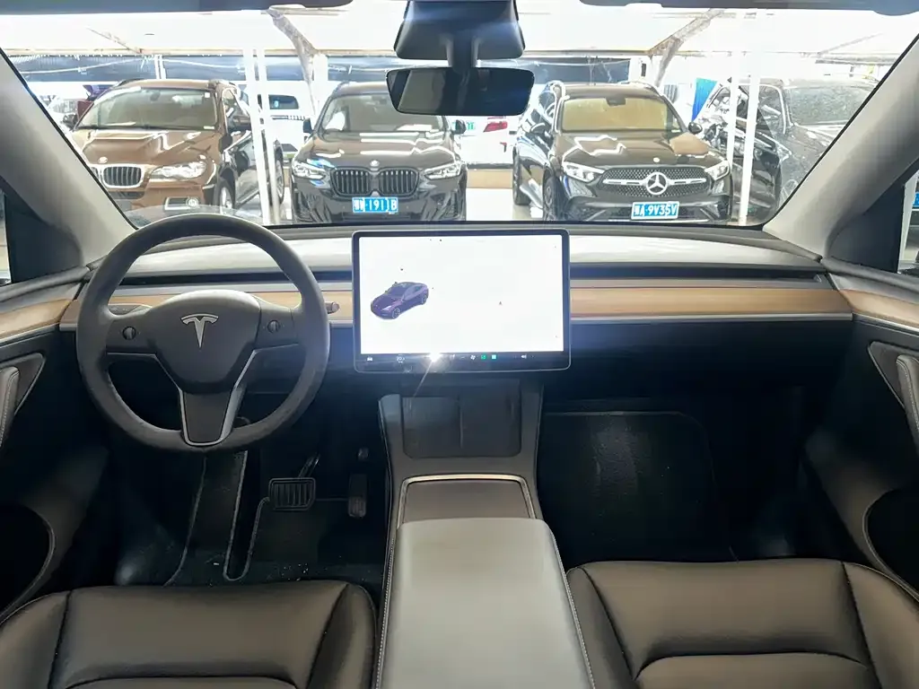 Tesla Model Y — фото 7