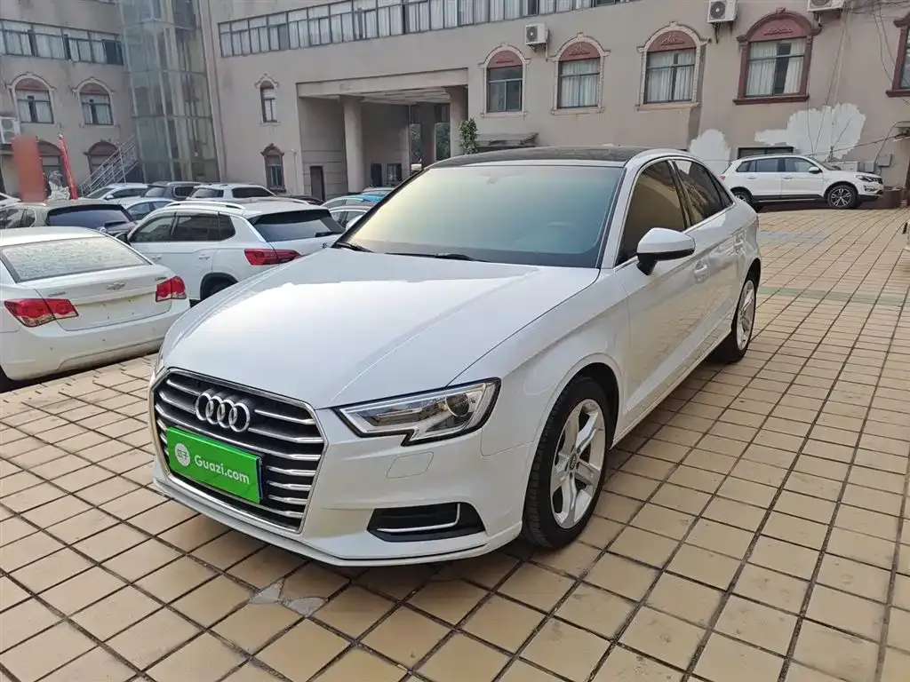 Audi A3 — фото 1