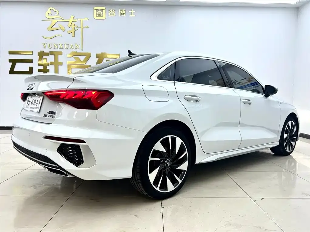 Audi A3 2024 из CN, фото 5