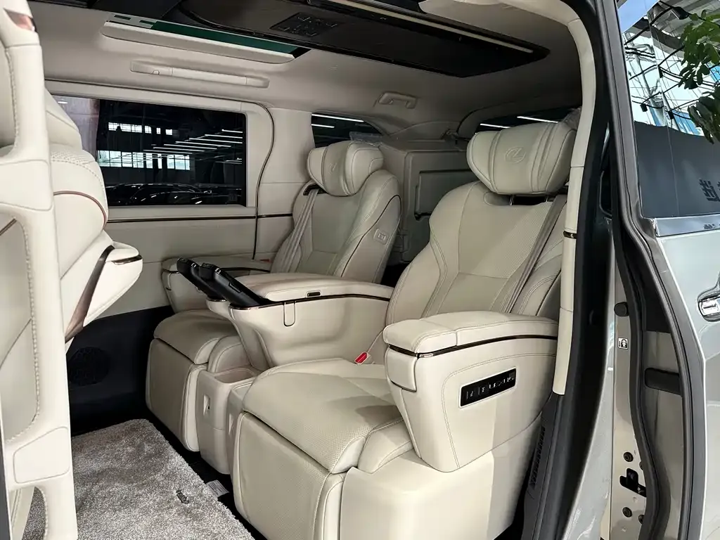 Lexus LM 2024 из CN, фото 4