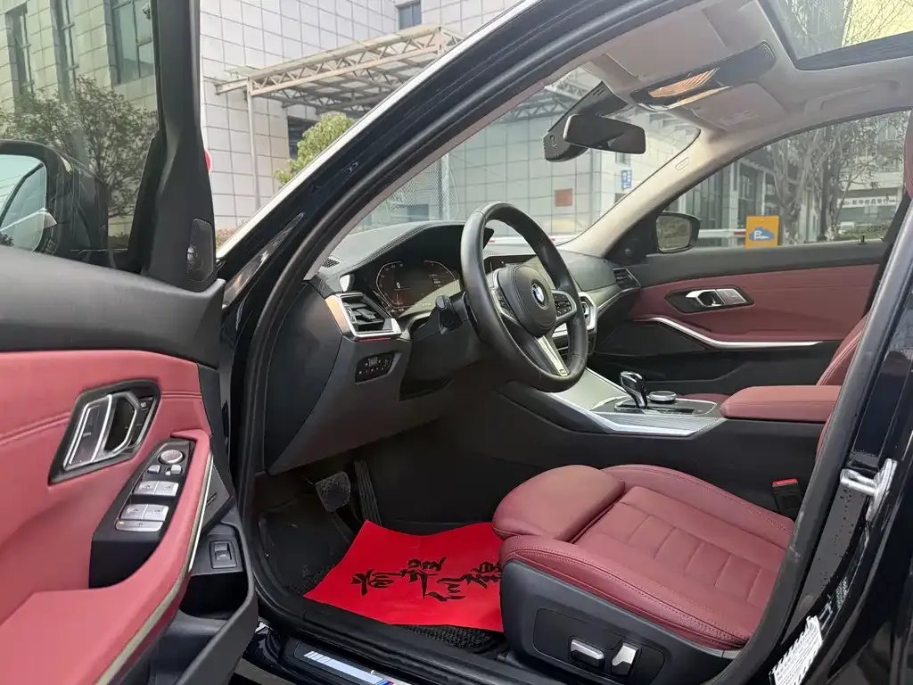 BMW 3 Series 2021 из CN, фото 2