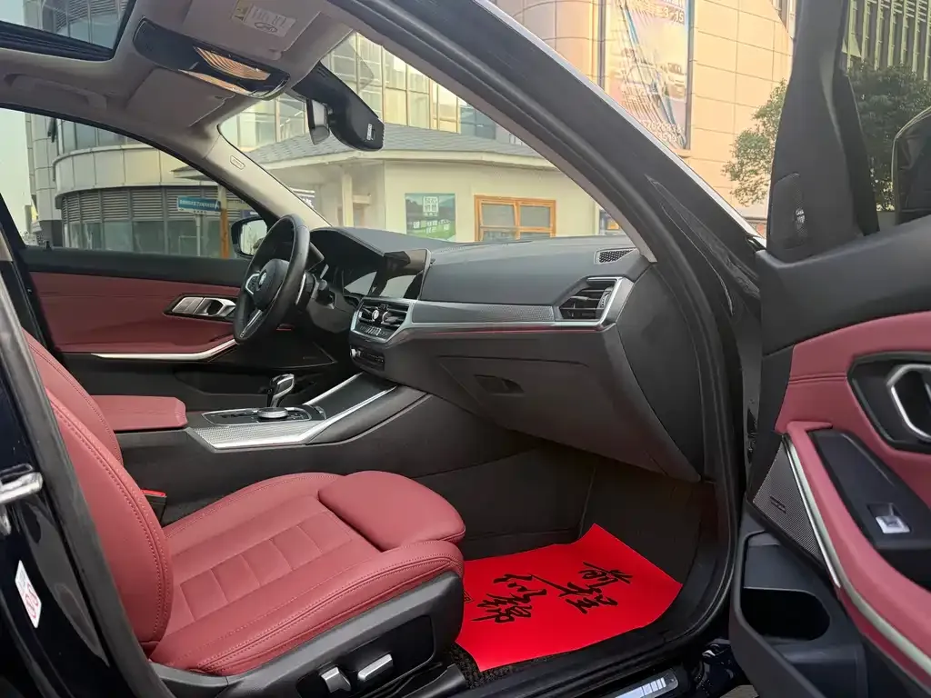 BMW 3 Series 2021 из CN, фото 10