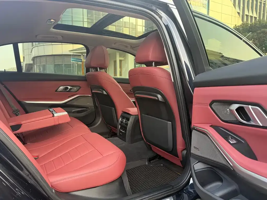 BMW 3 Series 2021 из CN, фото 3