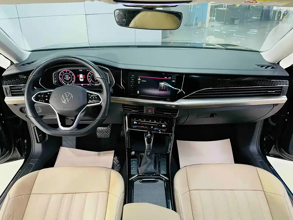 Volkswagen Passat 2023 из CN, фото 8