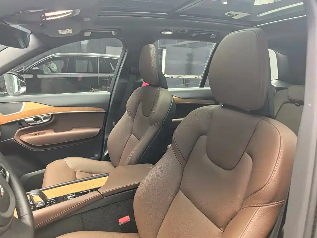 Volvo XC90 2024 из CN, фото 6