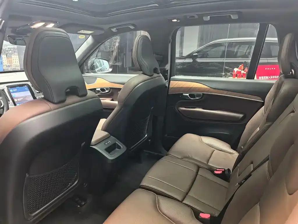 Volvo XC90 2024 из CN, фото 3