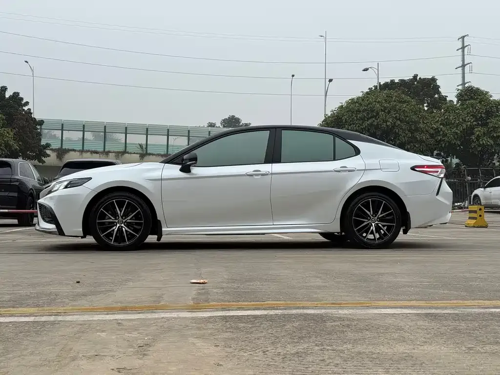 Toyota Camry 2021 из CN, фото 3