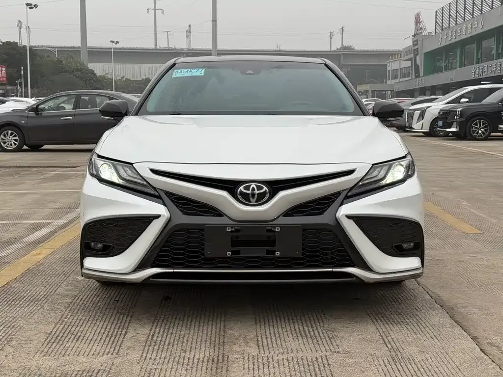 Toyota Camry 2021 из CN, фото 7