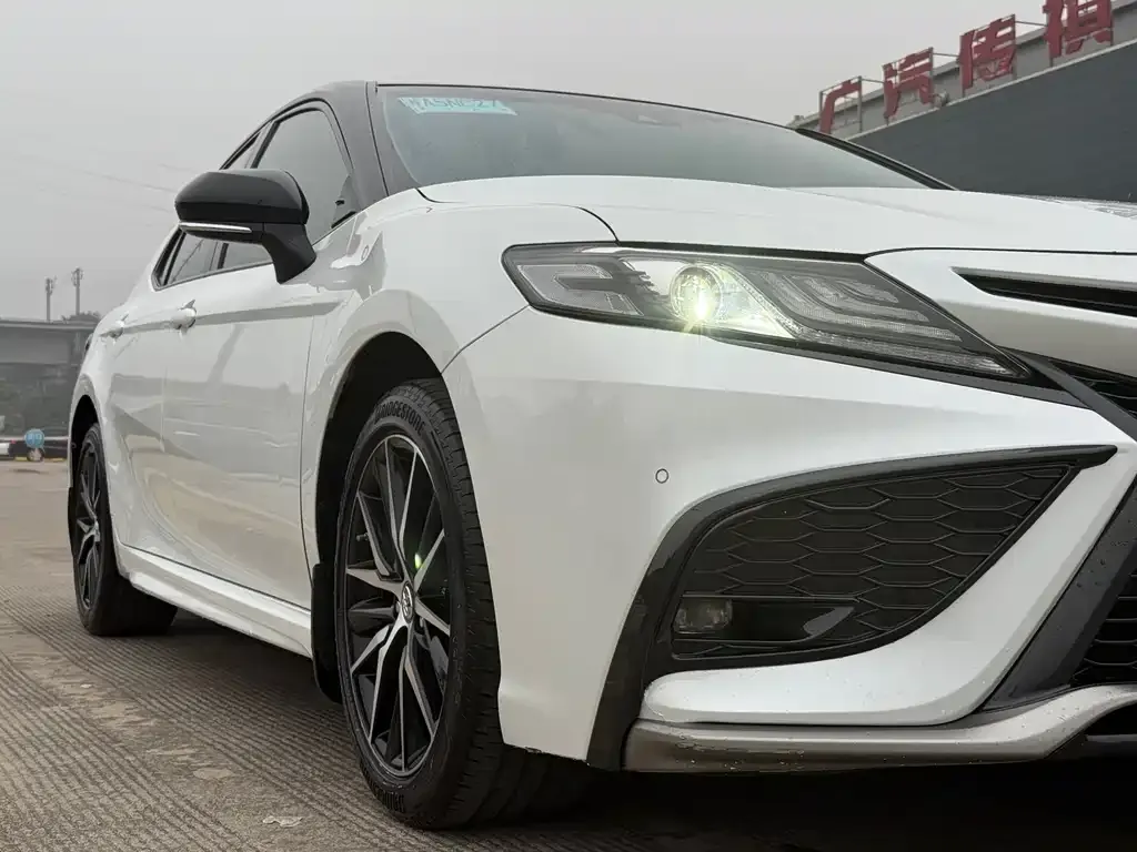 Toyota Camry 2021 из CN, фото 8