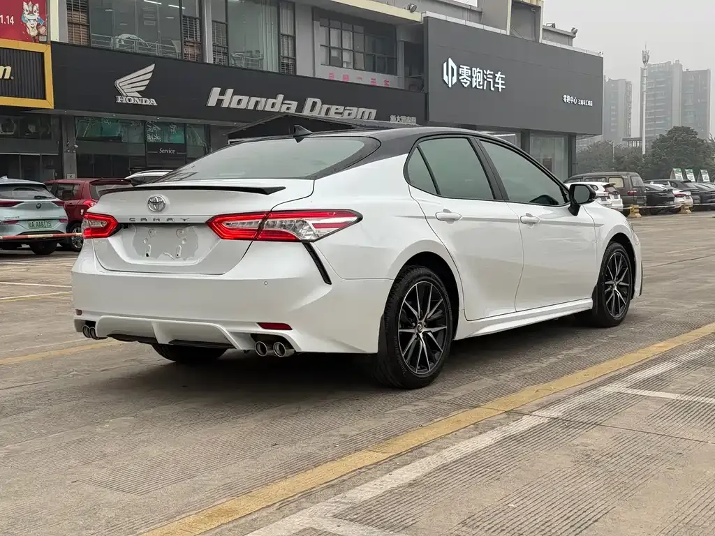 Toyota Camry 2021 из CN, фото 4