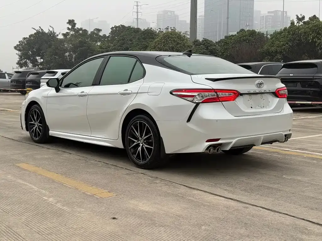Toyota Camry 2021 из CN, фото 6