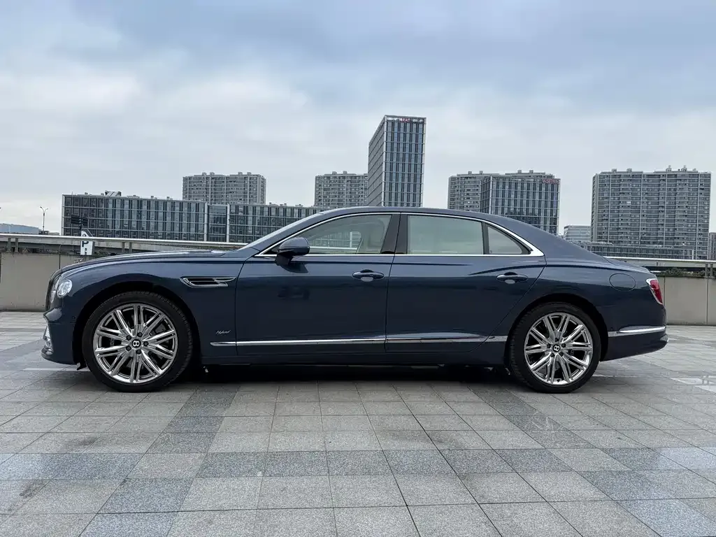 Bentley Flying Spur PHEV 2022 из CN, фото 3