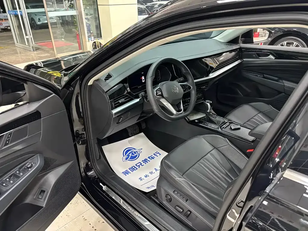 Volkswagen Passat 2023 из CN, фото 5