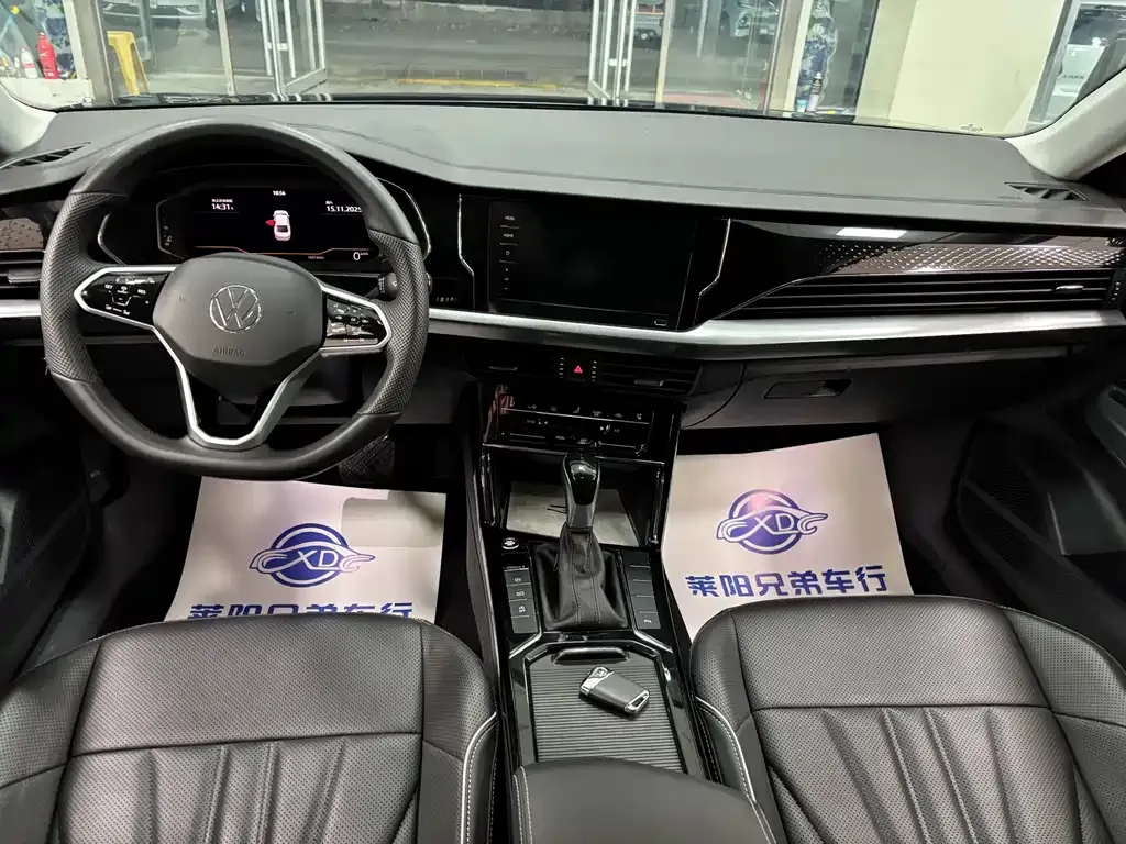 Volkswagen Passat 2023 из CN, фото 8