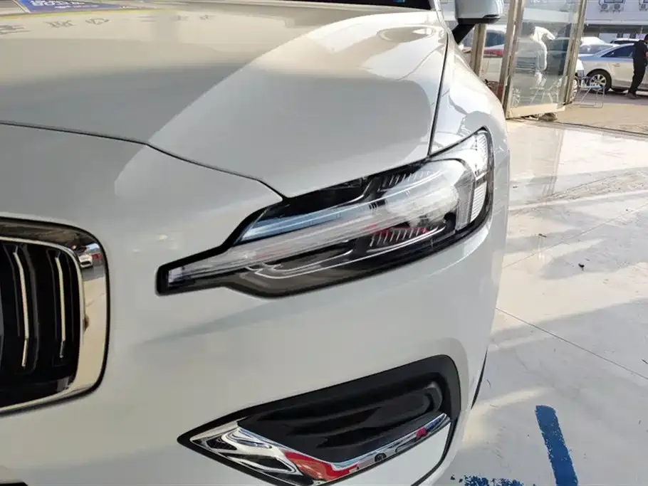 Volvo S60 2026 из CN, фото 4