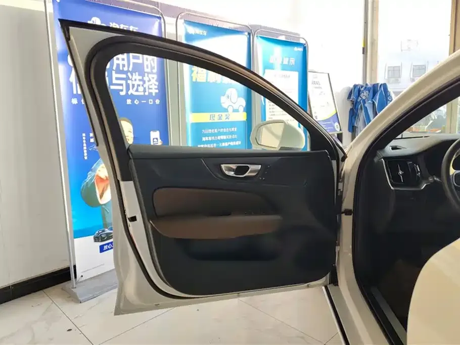 Volvo S60 2026 из CN, фото 10