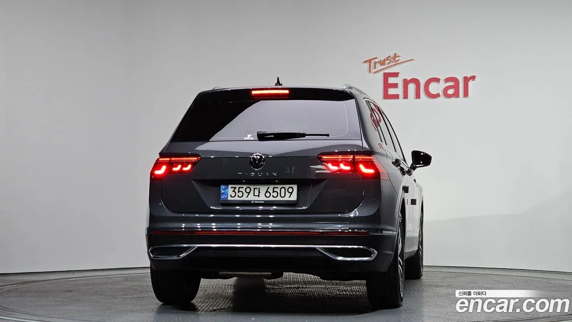 Volkswagen Tiguan — фото 4