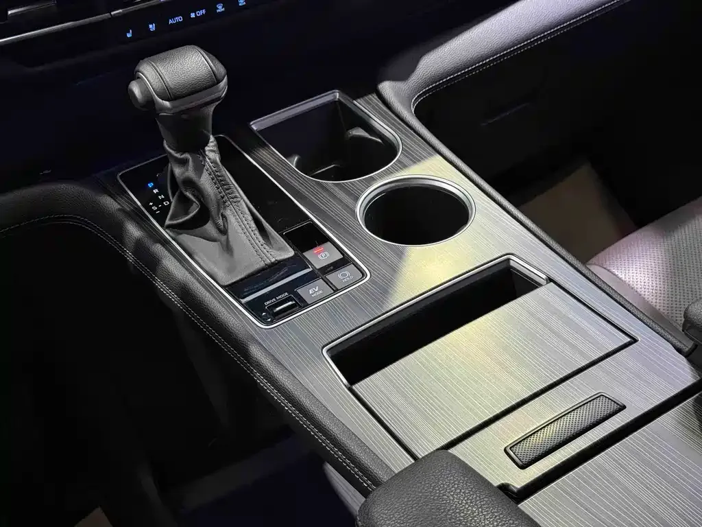 Toyota Sienna 2022 из CN, фото 4