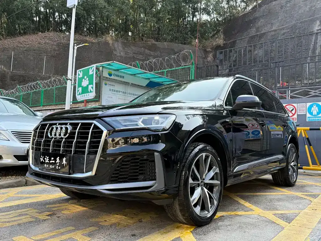 Audi Q7 2023 из CN, фото 1